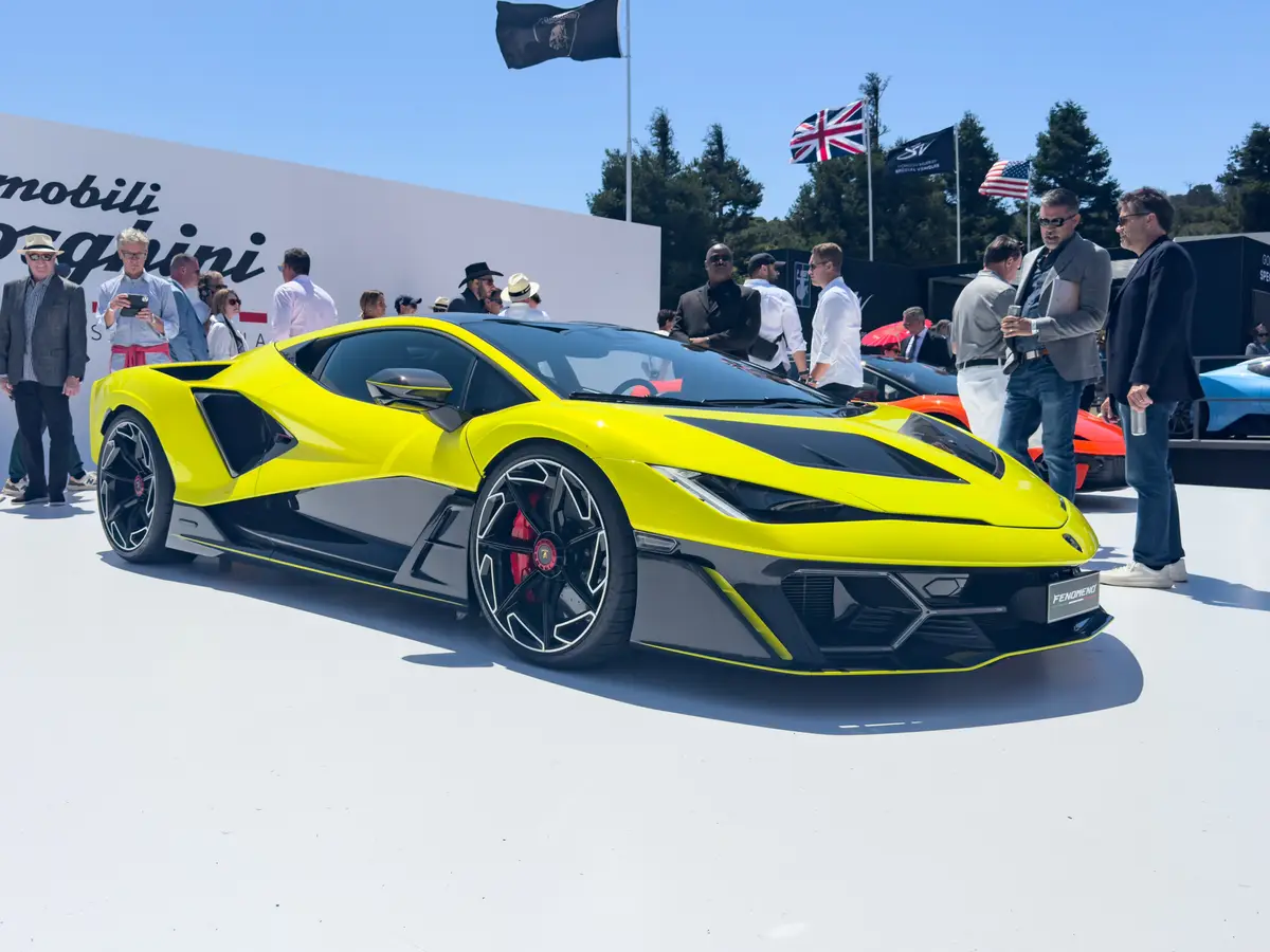 lamborghini fenomeno 01 front angle jpg