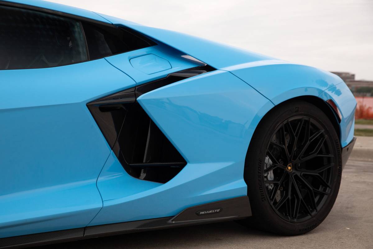 2026 Lamborghini Revuelto