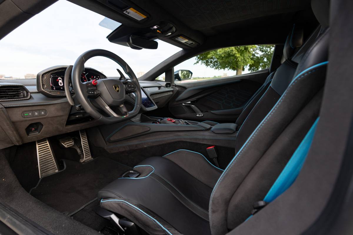 2026 Lamborghini Revuelto