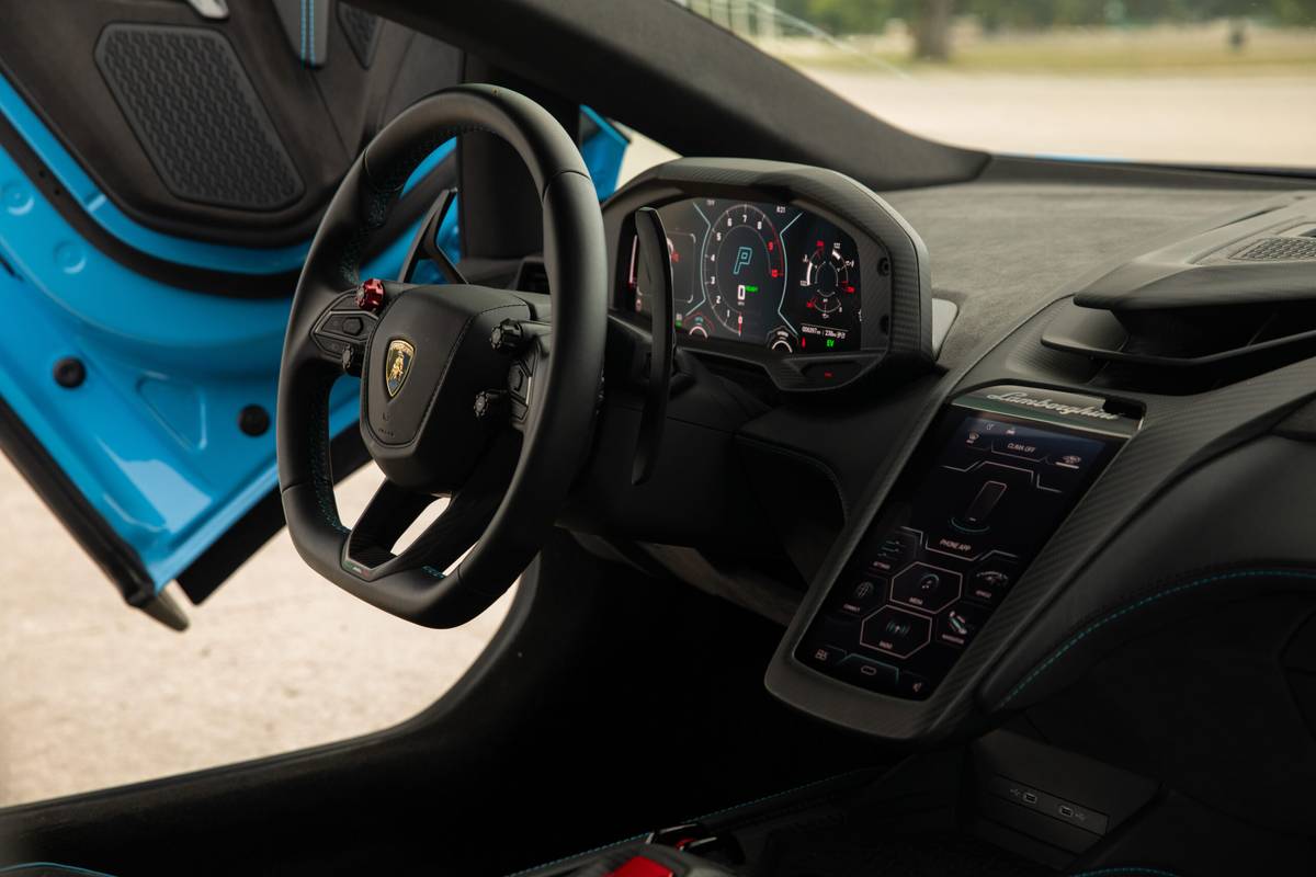 2026 Lamborghini Revuelto