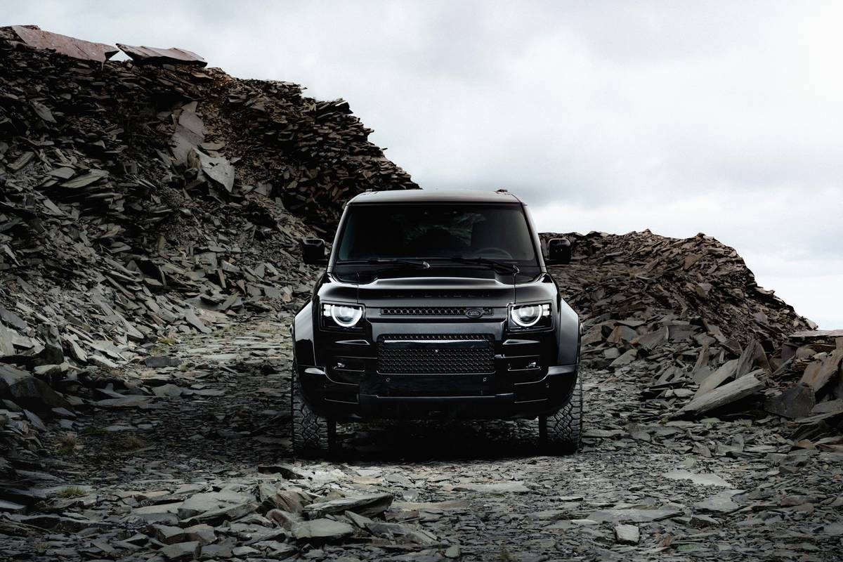 land rover defender octa black 2026 exterior oem 11 jpg