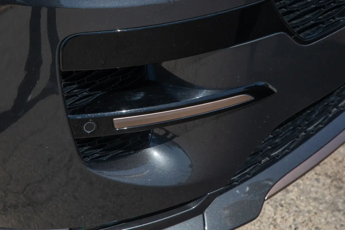 land rover range rover sport autobiography phev 2025 06 exterior front detail jpg