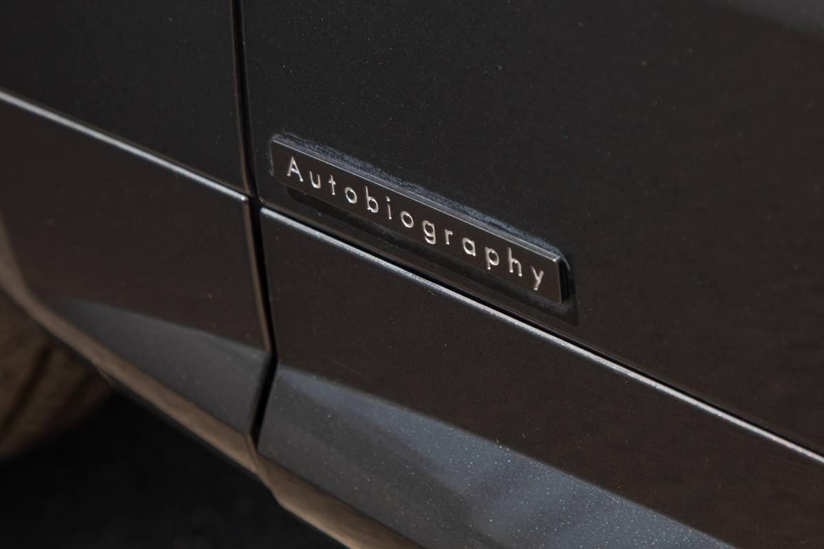 land rover range rover sport autobiography phev 2025 11 exterior profile badge jpg