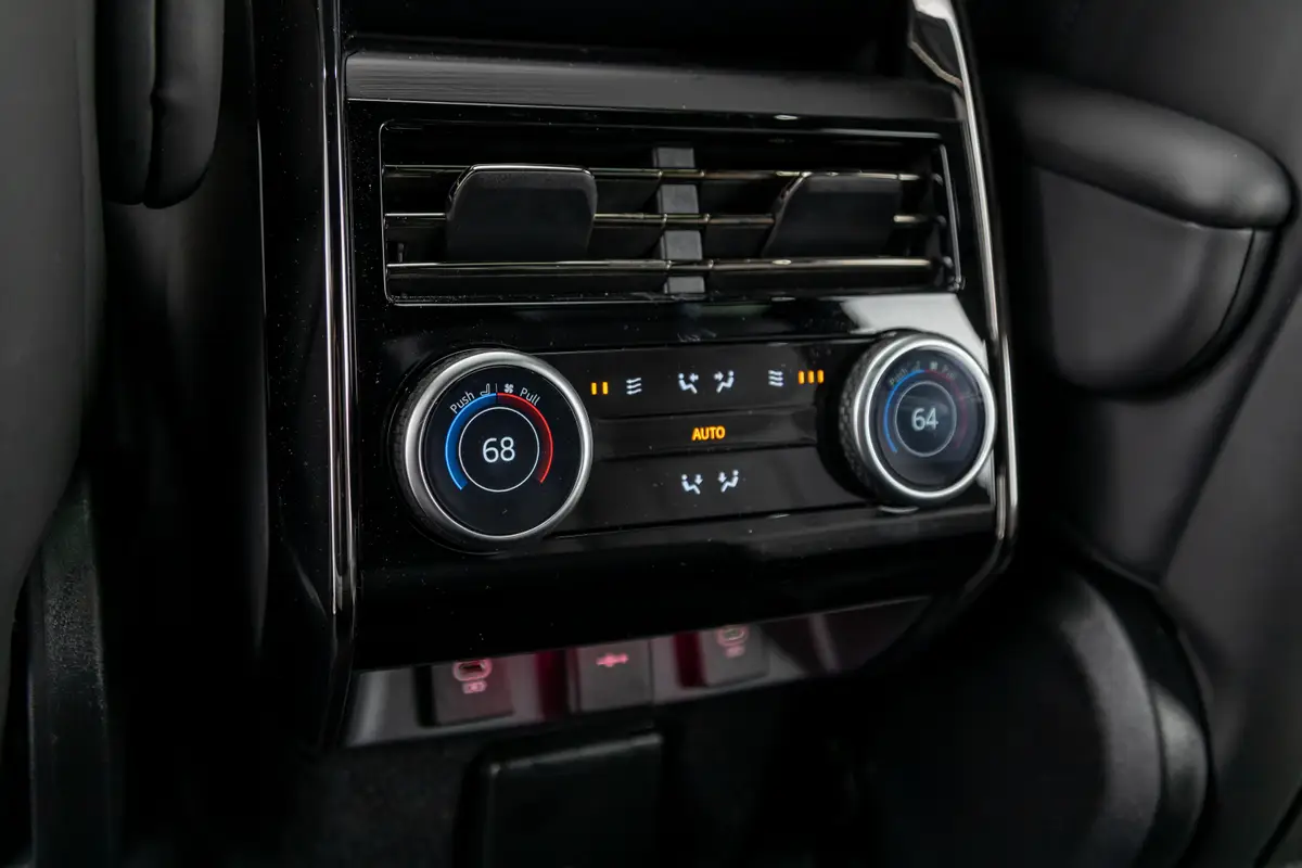 land rover range rover sport autobiography phev 2025 48 interior backseat climate control jpg