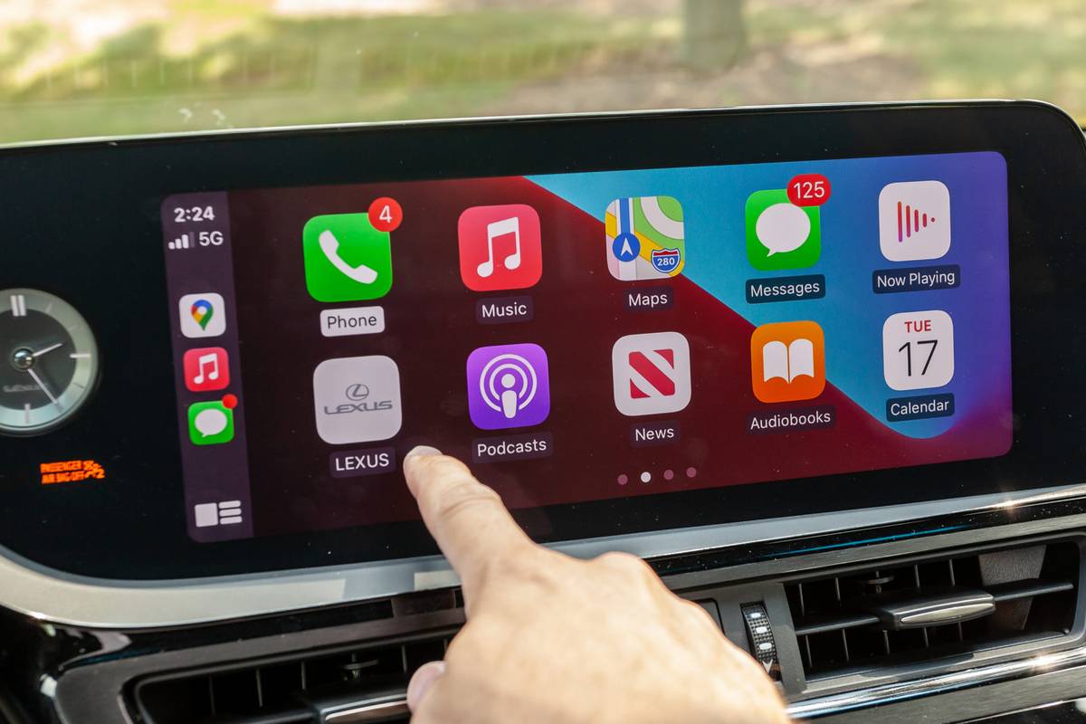 Wireless Apple CarPlay and Android Auto: Where Are They Now? | News |  Cars.com