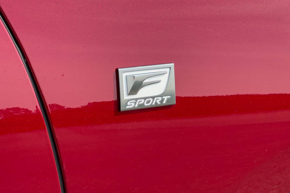 lexus es 350 f sport black 2025 06 exterior profile badge scaled jpg