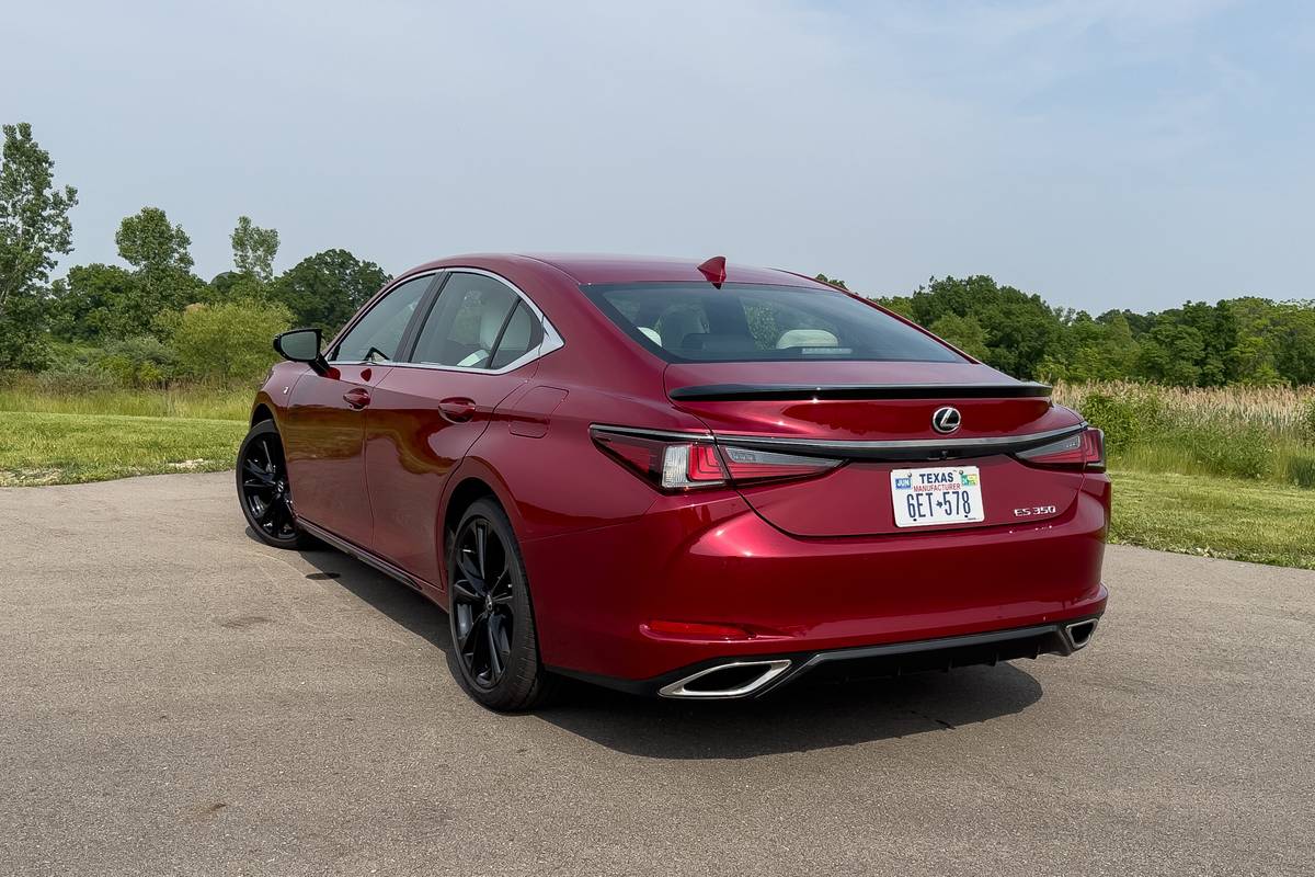 lexus es 350 f sport black 2025 09 exterior rear angle scaled jpg