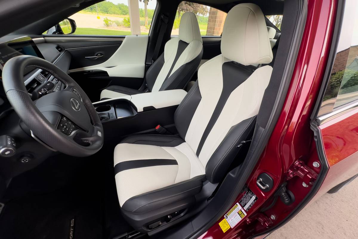 lexus es 350 f sport black 2025 16 interior front row seat scaled jpg