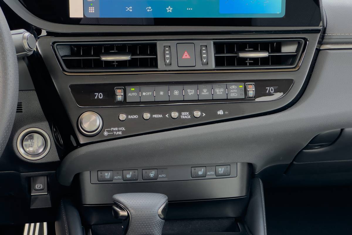 lexus es 350 f sport black 2025 29 interior climate control scaled jpg