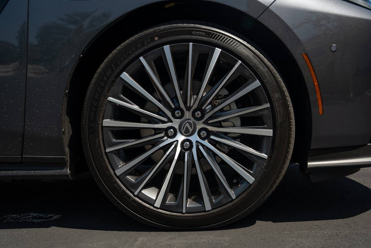 lexus es 350e 2026 09 exterior wheel 1 scaled jpg