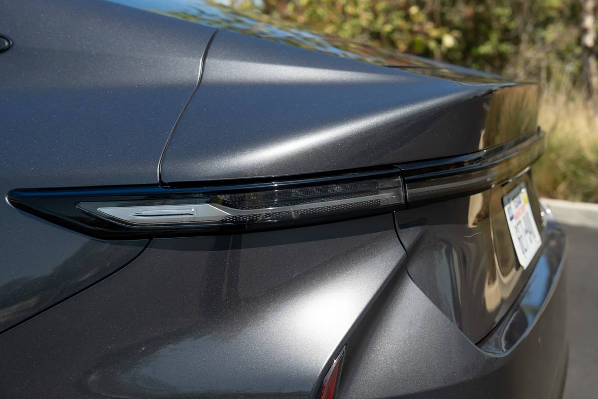 lexus es 350e 2026 12 exterior rear 1 scaled jpg
