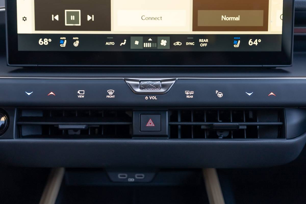 lexus es 350e 2026 33 interior dashboard controls scaled jpg