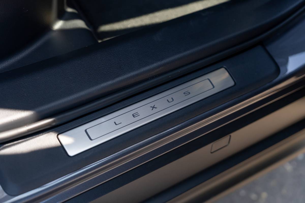 lexus es 350e 2026 39 interior door scaled jpg