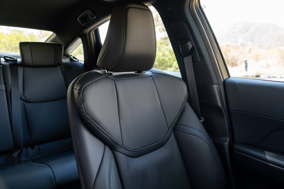 lexus es 350h 2026 20 interior front row seat scaled jpg