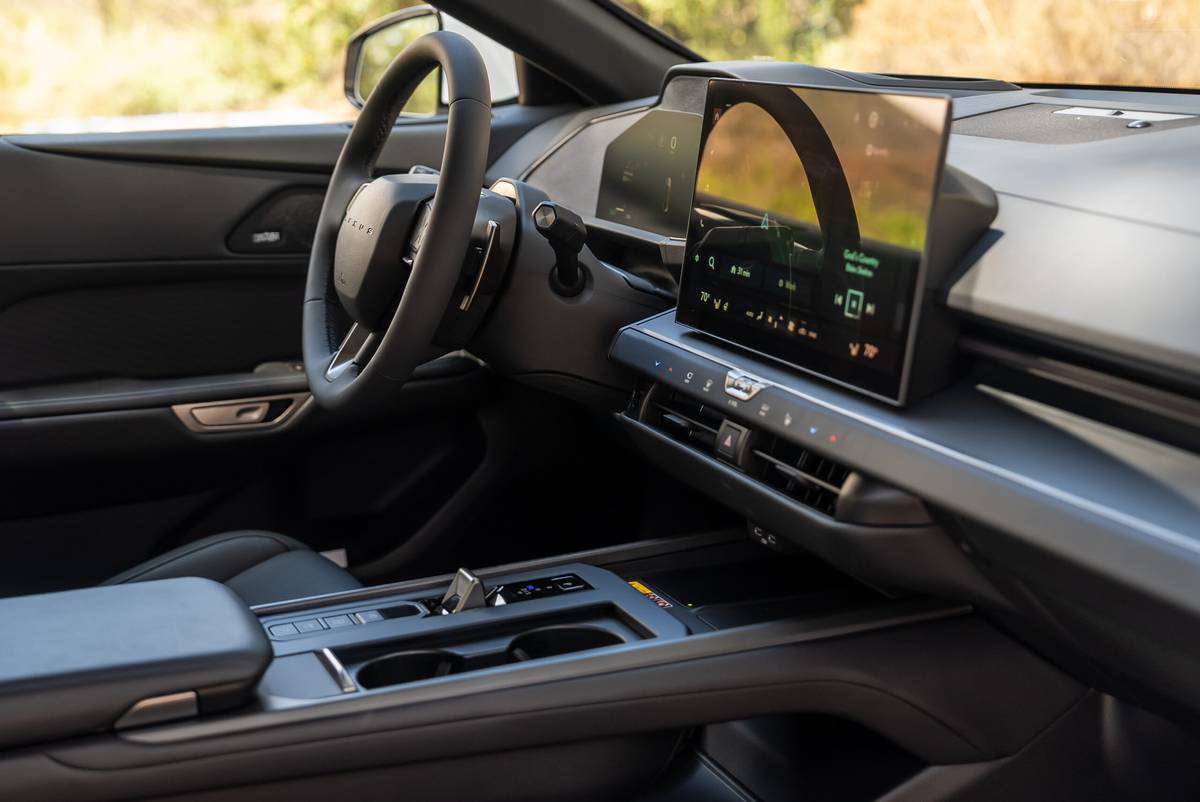 lexus es 350h 2026 21 interior front row scaled jpg