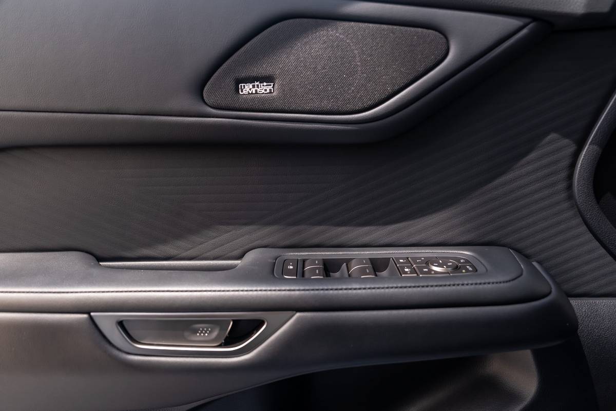 lexus es 350h 2026 40 interior door scaled jpg