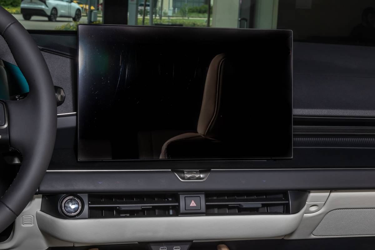 lexus es500e 2026 27 interior center stack display jpg