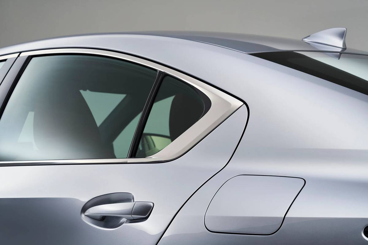 2021 Lexus IS | Manufacturer image