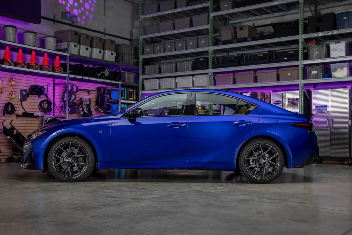 lexus is 350 f sport 2026 06 exterior profile jpg