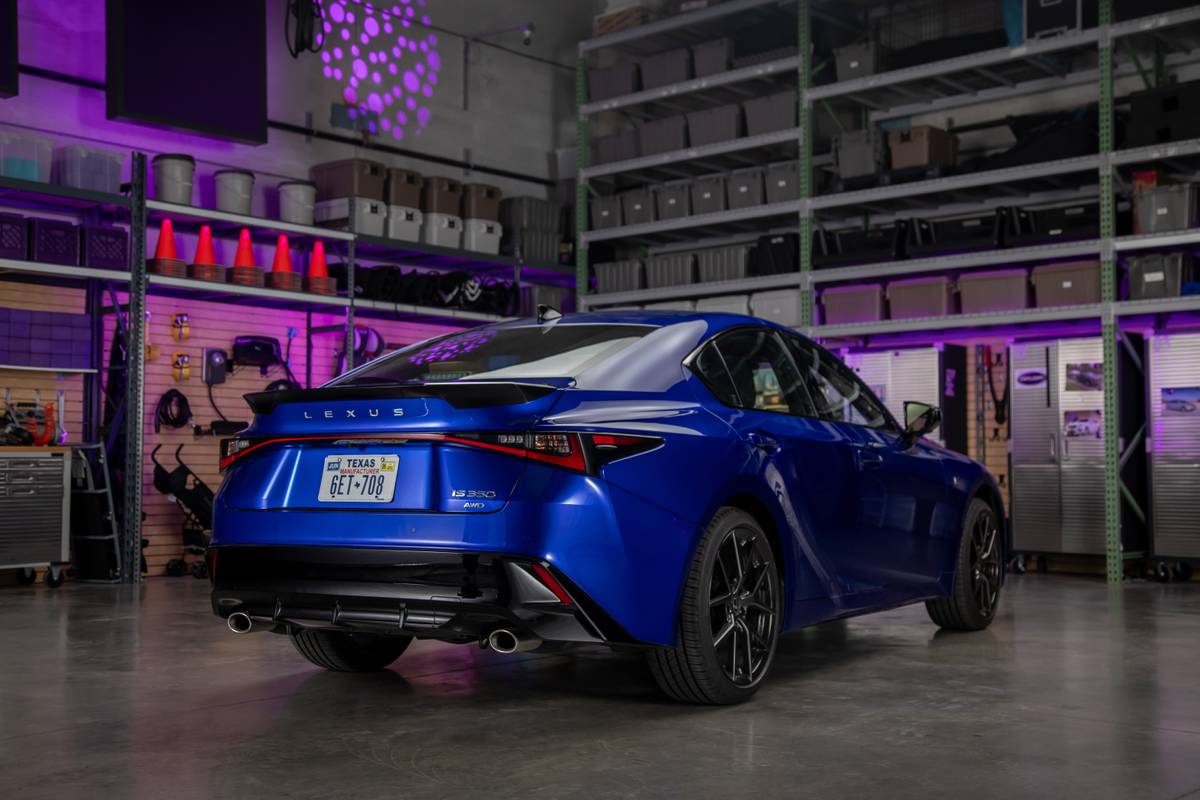 lexus is 350 f sport 2026 10 exterior rear angle jpg