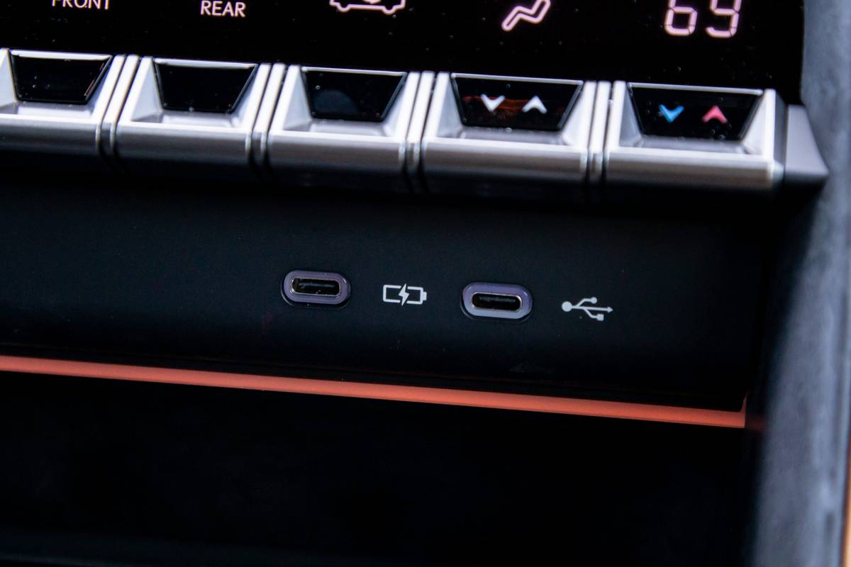 lexus is 350 f sport 2026 34 interior center console usb scaled jpg