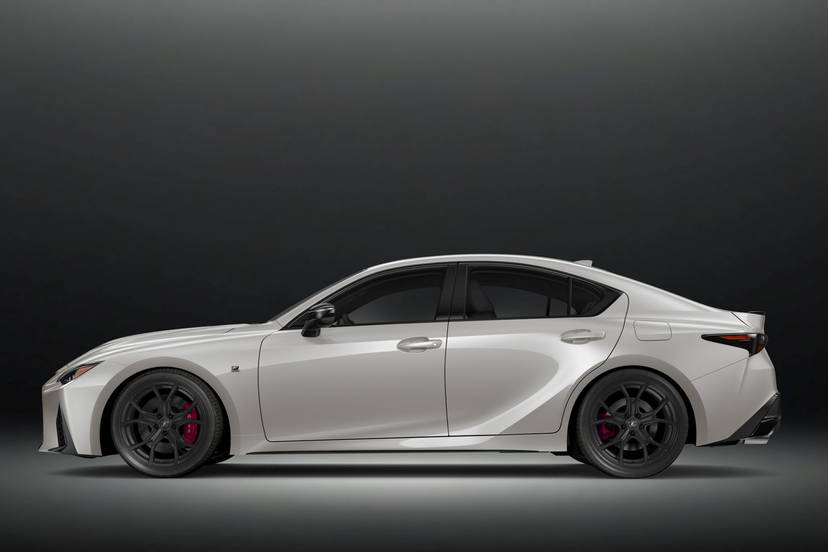 lexus-is-500-ultimate-edition-2026-exterior-oem-01