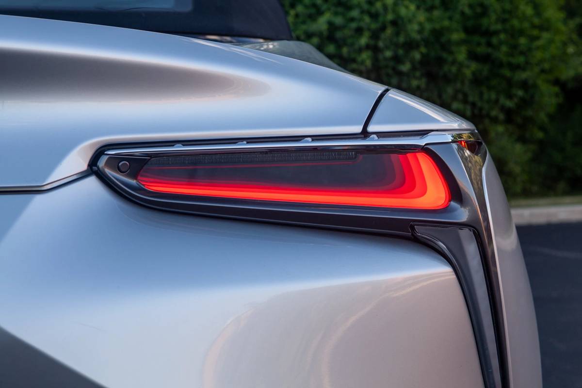 lc500 tail lights