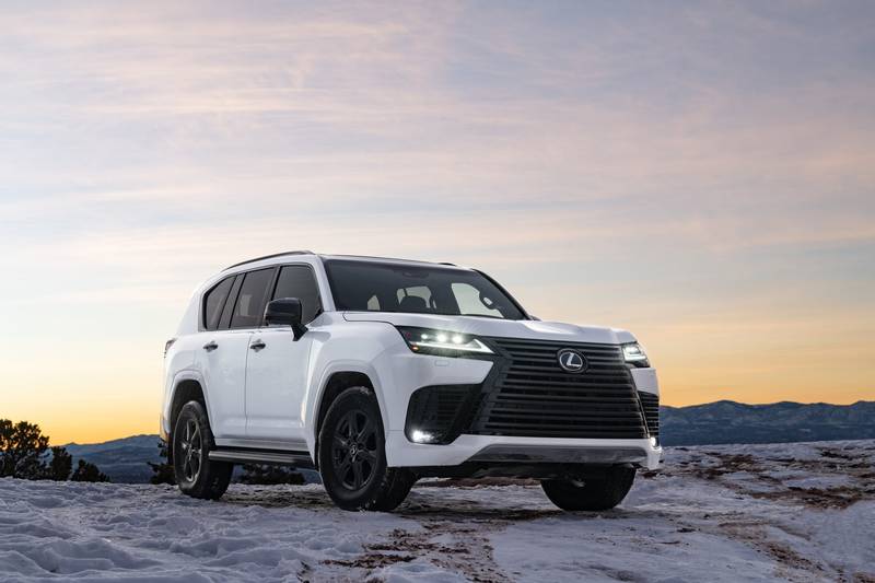 lexus-lx-600-2027-exterior-oem-01