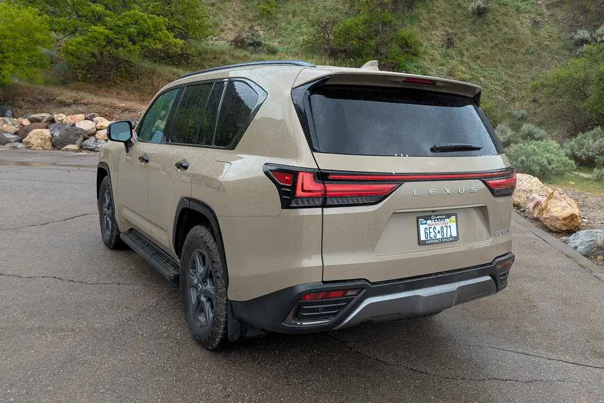 lexus lx 700h overtrail 2025 05 exterior rear angle jpg