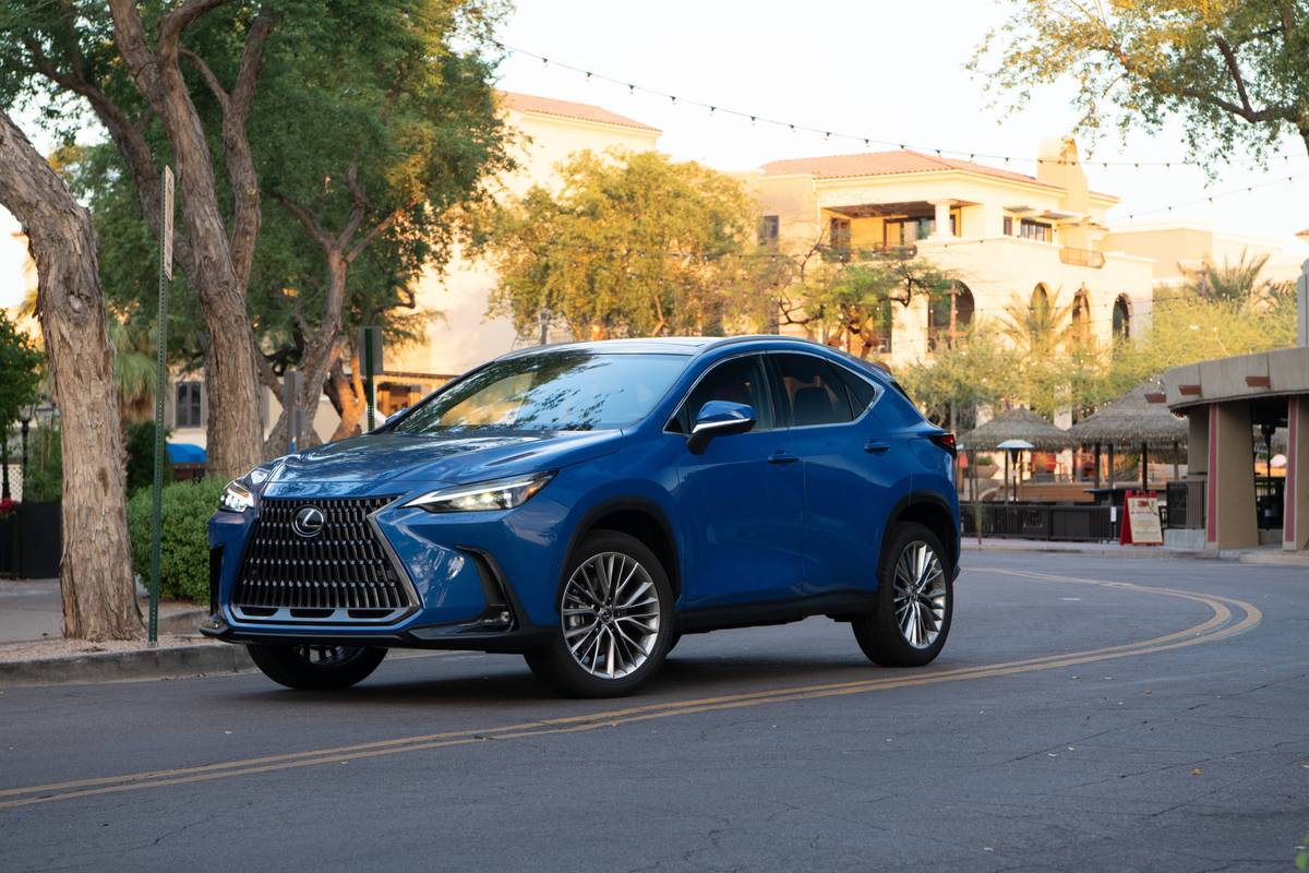 lexus-nx-2022-33-angle-blue-exterior-front-suv