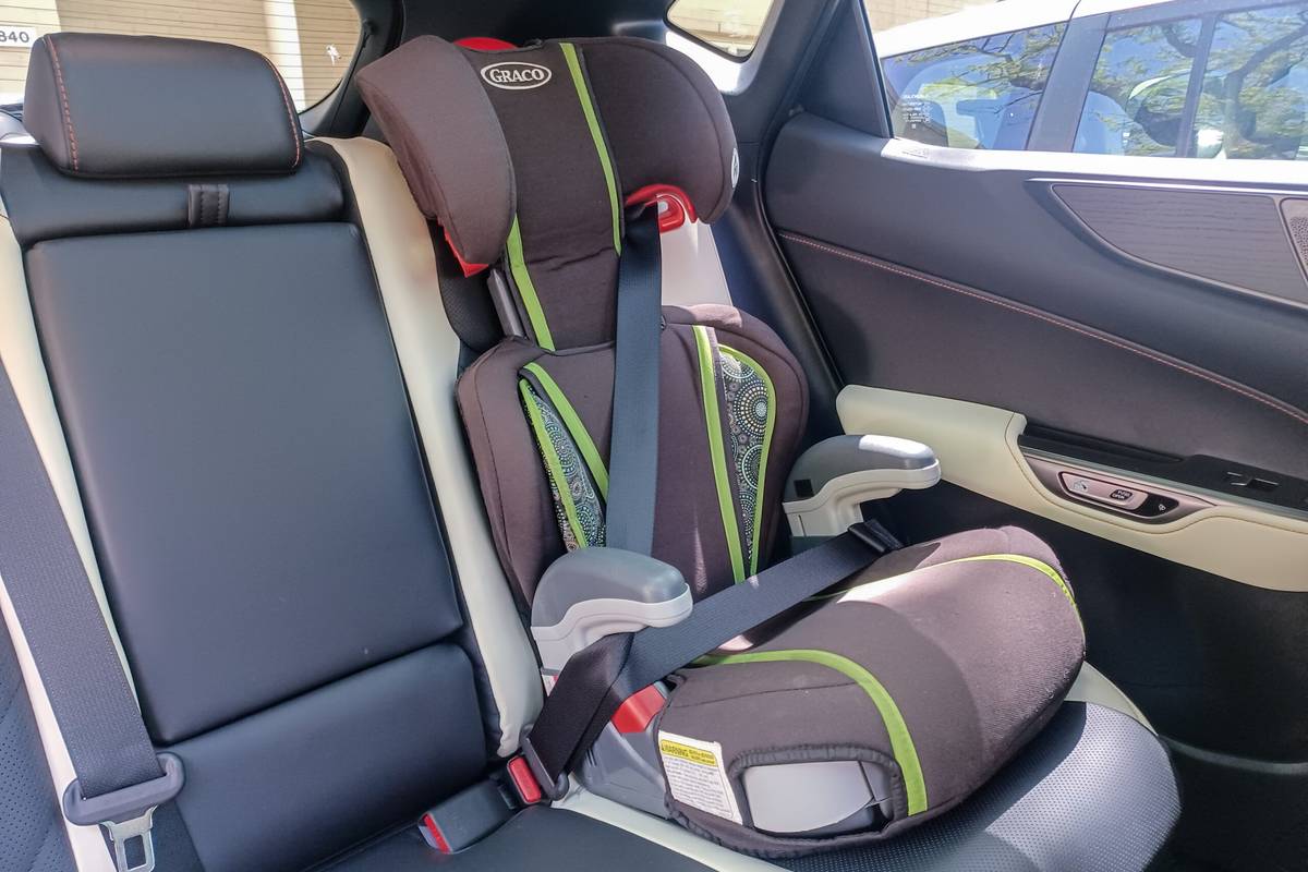 lexus-nx-350h-2023-02-interior-backseat-car-seat