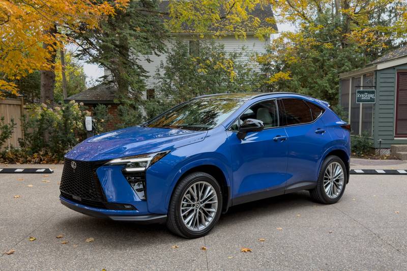 lexus-nx-350h-2027-01-exterior-front-angle