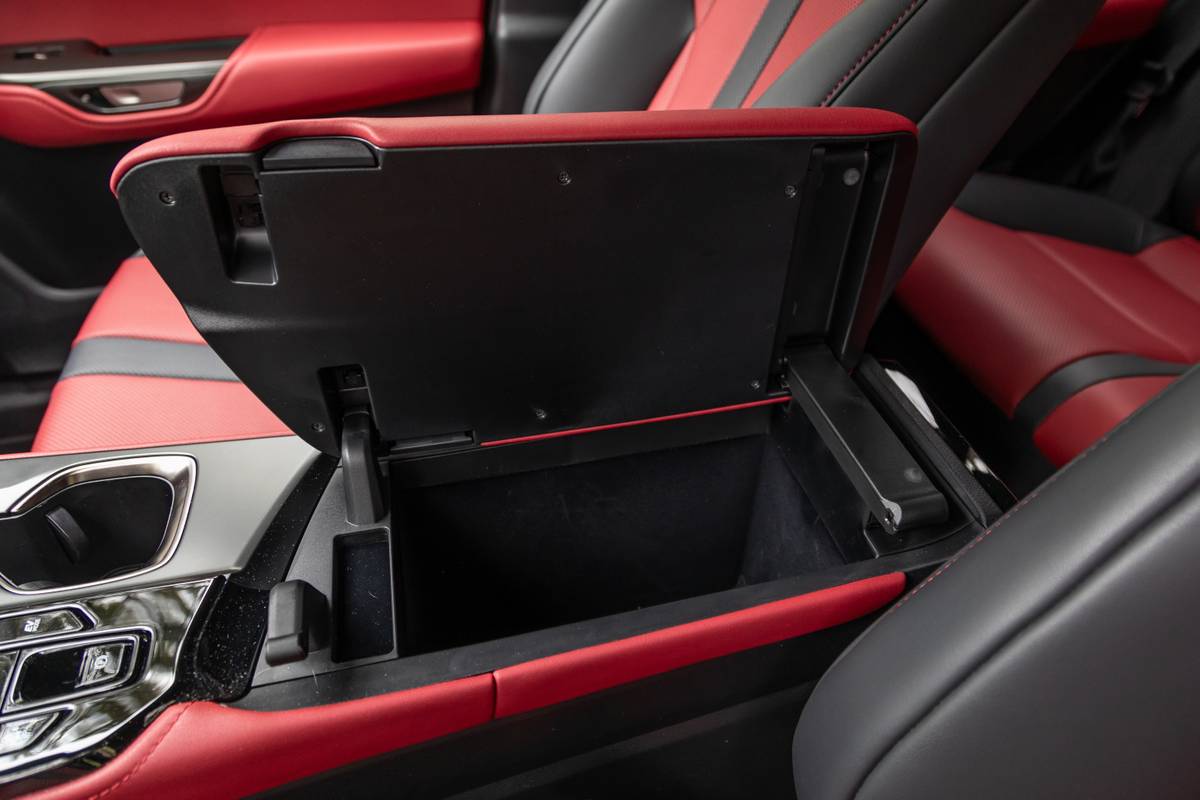 lexus nx 350h f sport 2026 37 interior center console cargo jpg