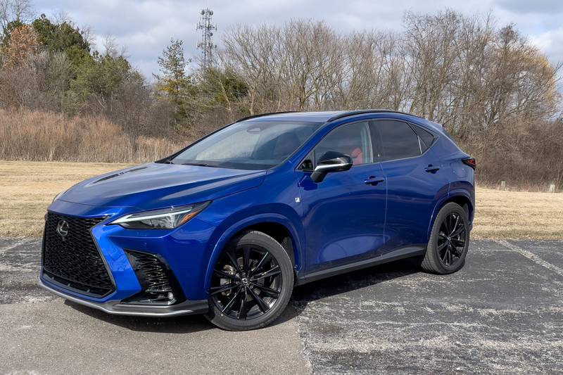 lexus-nx-450h2B-f-sport-2022-01-exterior-front-angle