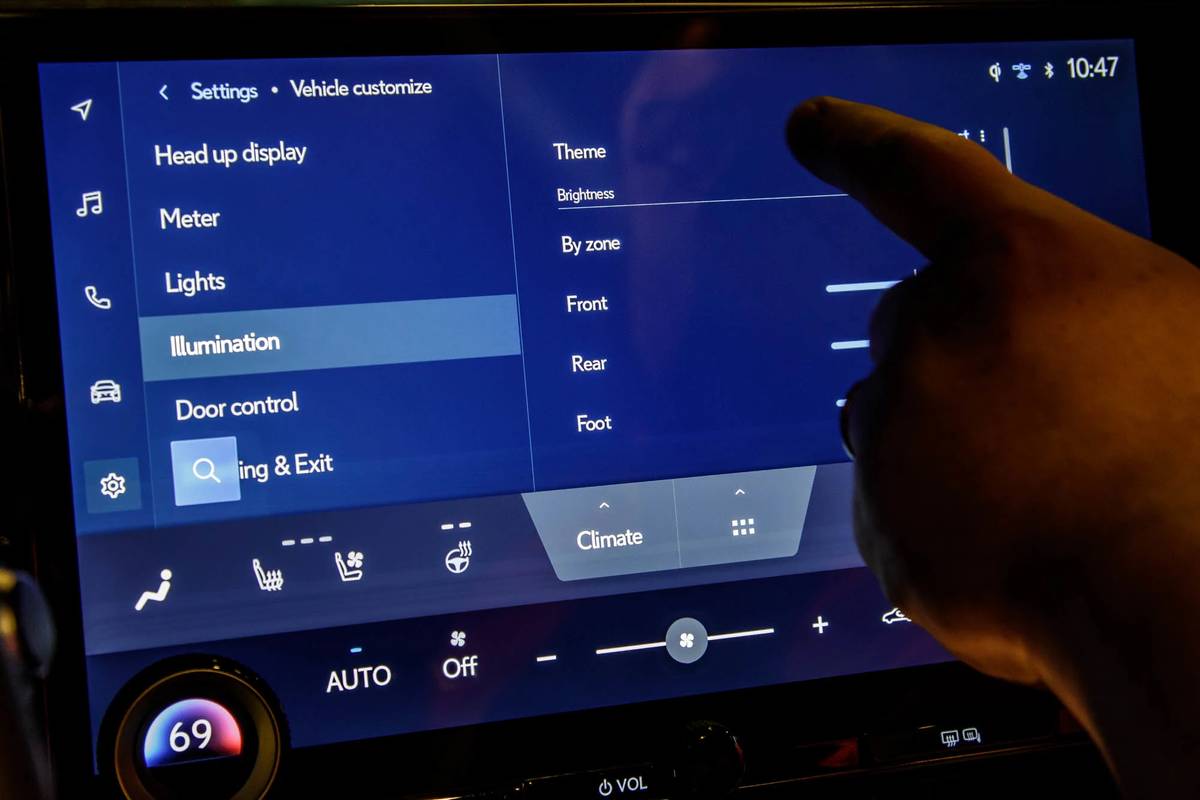 2022 Lexus NX 450h multimedia system