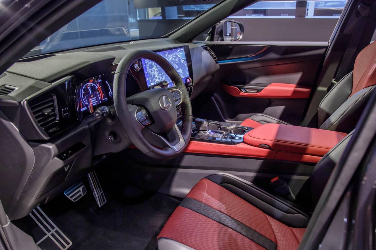 22 Lexus Nx Brings Smart Looks Smart Tech News Cars Com