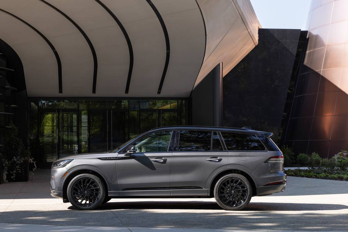 2025 Lincoln Aviator Preview More Tech for More Money