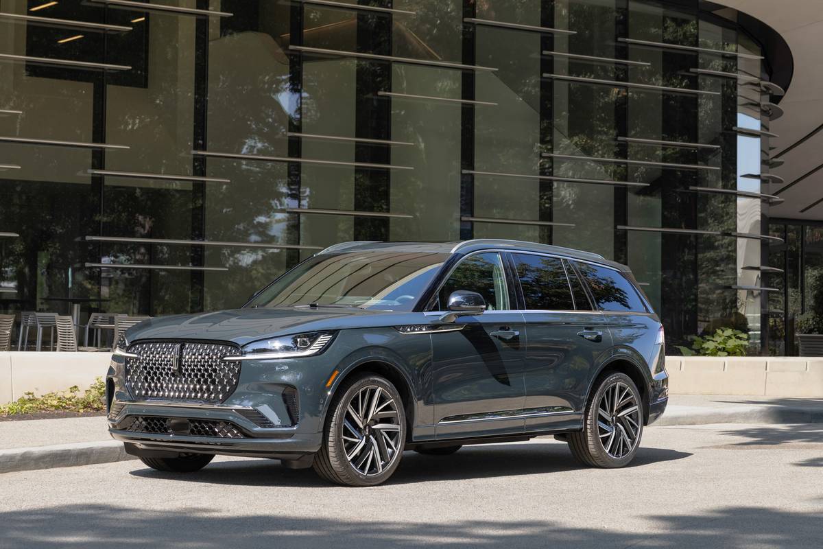 2025 Lincoln Aviator Preview More Tech for More Money