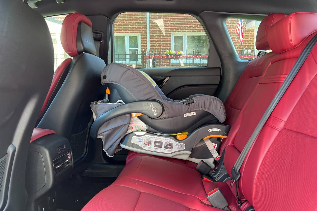 How Do Car Seats Fit in a 2023 Lincoln Corsair Cars