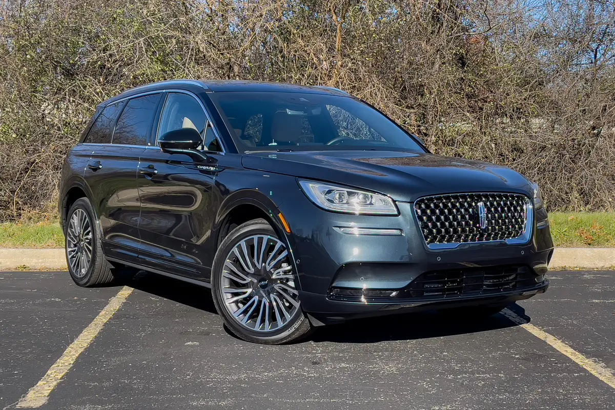 lincoln corsair gt 2021 34 blue exterior front angle suv scaled jpg
