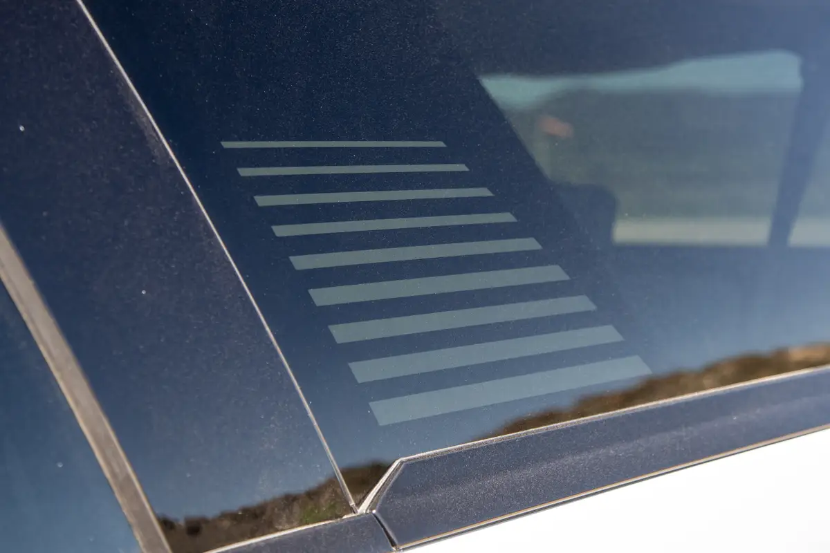 lincoln navigator 2025 09 exterior profile detail jpg