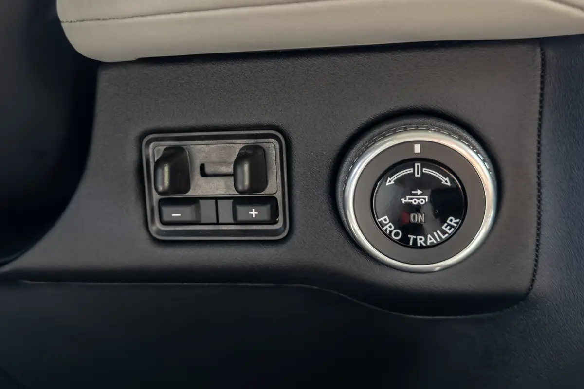 lincoln navigator 2025 27 interior dashboard controls jpg