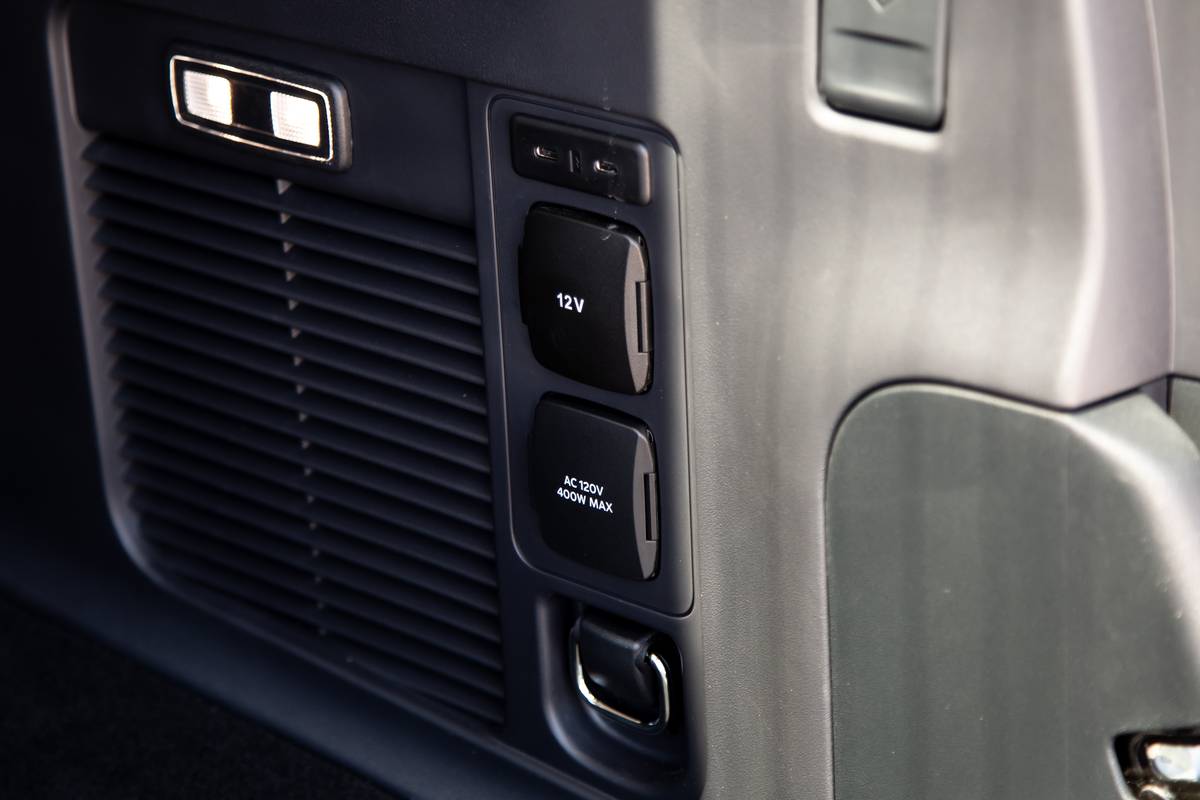lincoln navigator 2025 43 interior cargo outlet jpg