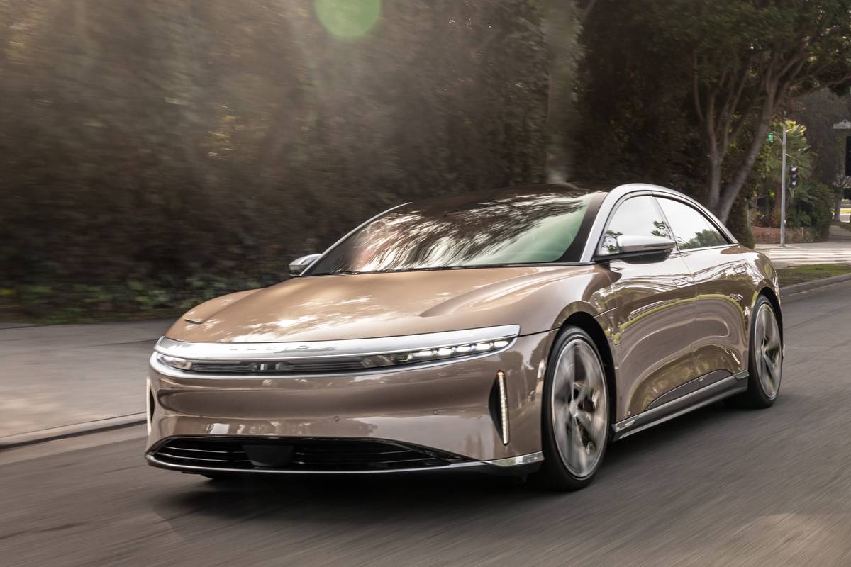 lucid-air-2022-03-bronze-dynamic-outer-front-angle-sedan