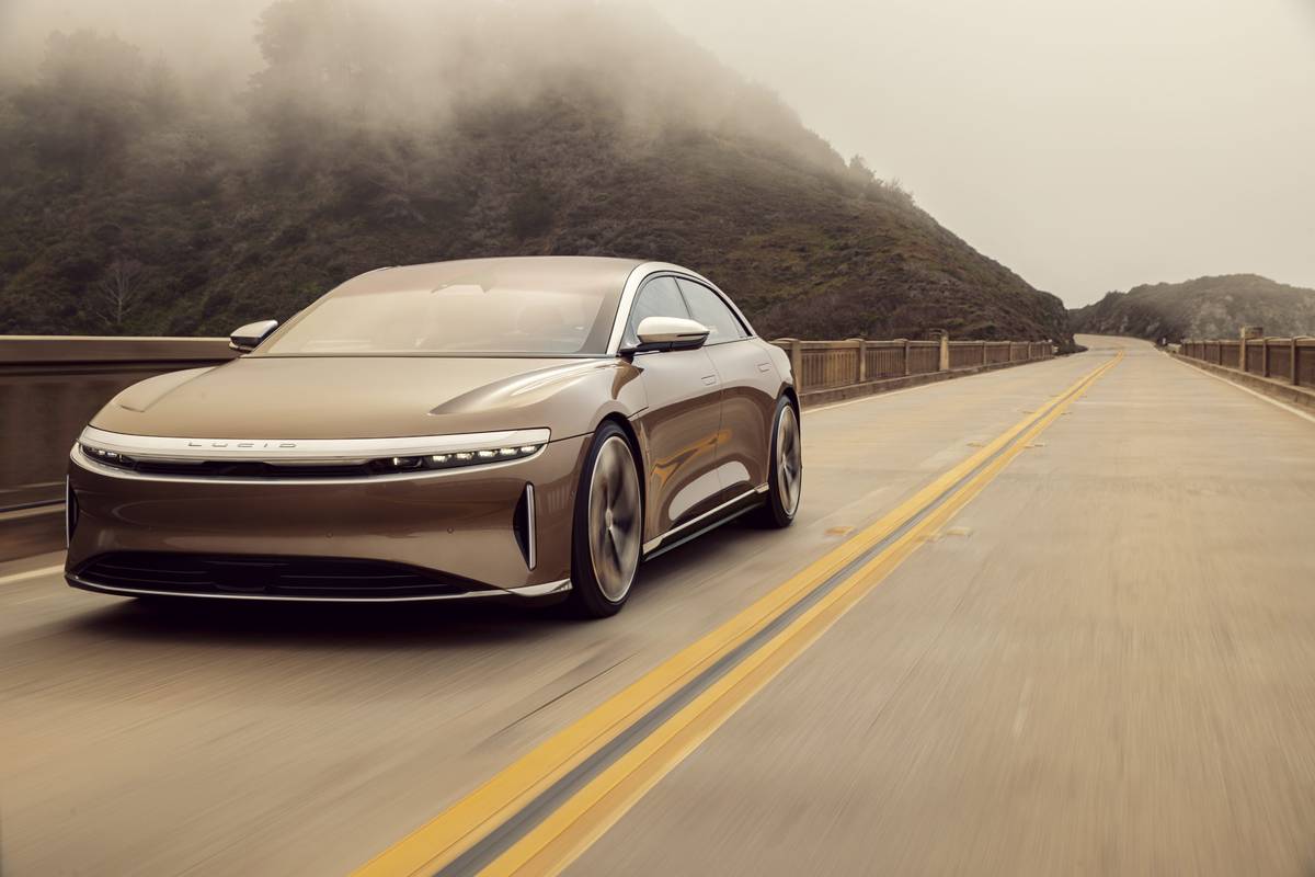 Lucid air shop mile range