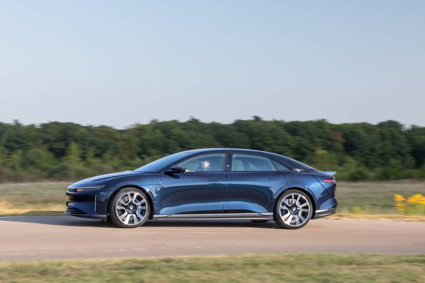lucid-air-sapphire-2024-01-exterior-dynamic-profile