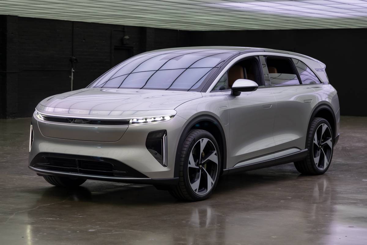 Lucid Gravity First Look: This Electric 3-Row SUV Is Better Than We Expected