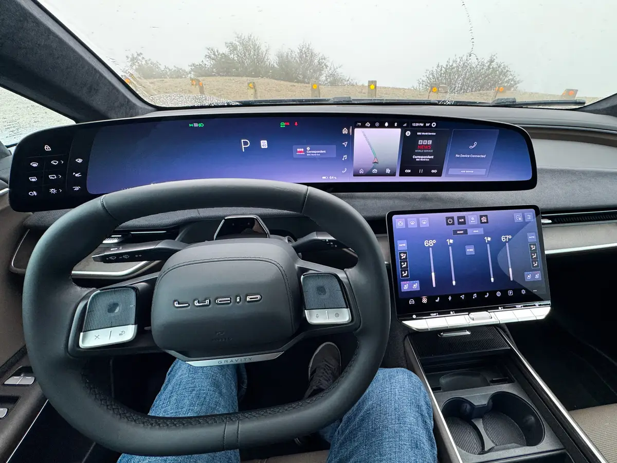 lucid gravity touring 2026 01 interior dashboard scaled jpg