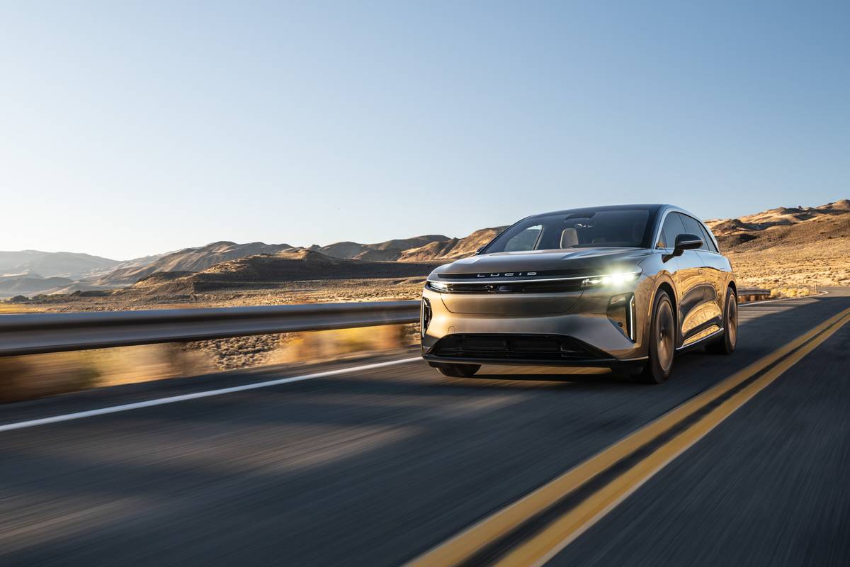 lucid gravity touring 2026 exterior oem 13 jpg