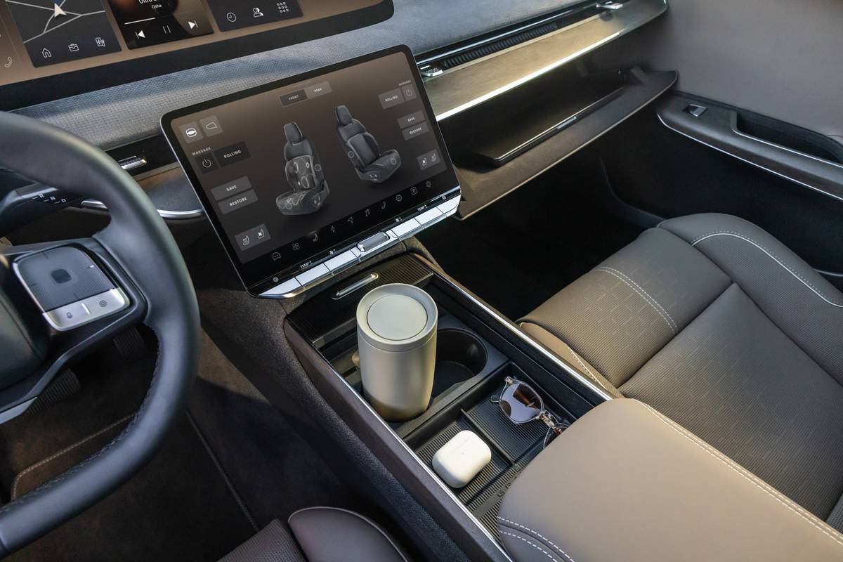 lucid gravity touring 2026 interior oem 02 jpg